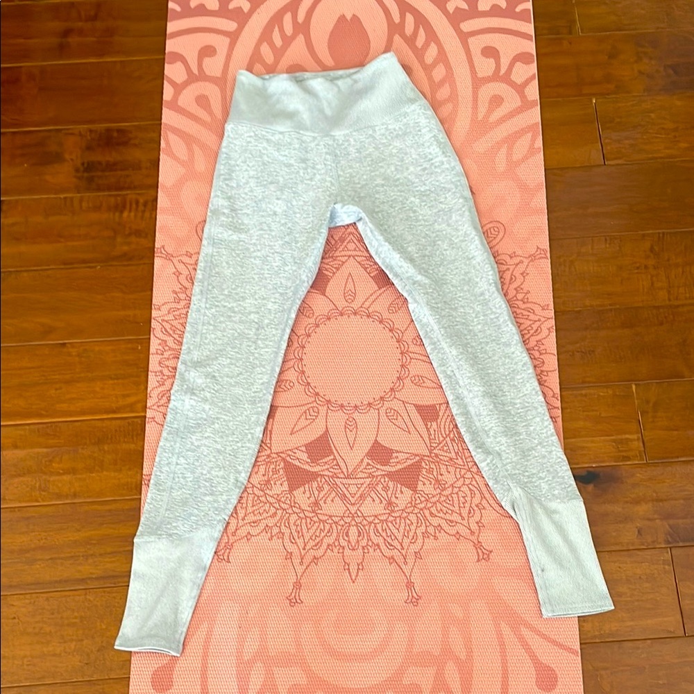 ALO Yoga Gray Leggings Soft Tapered Design